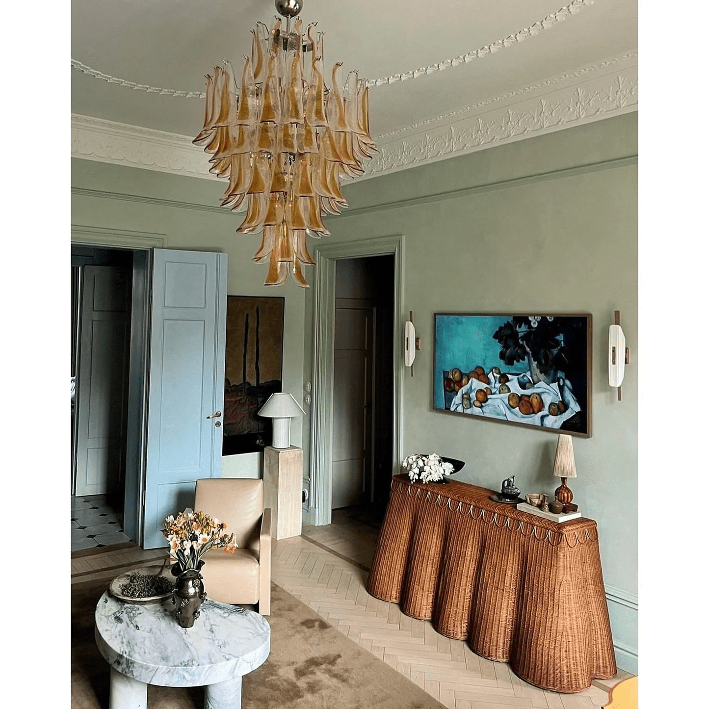 Dravina Glass Petals Pendant Lamp