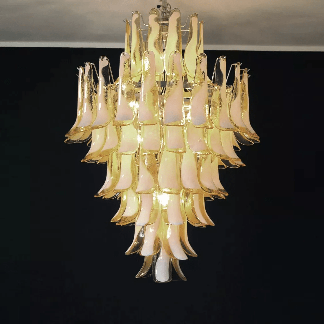 Dravina Glass Petals Pendant Lamp