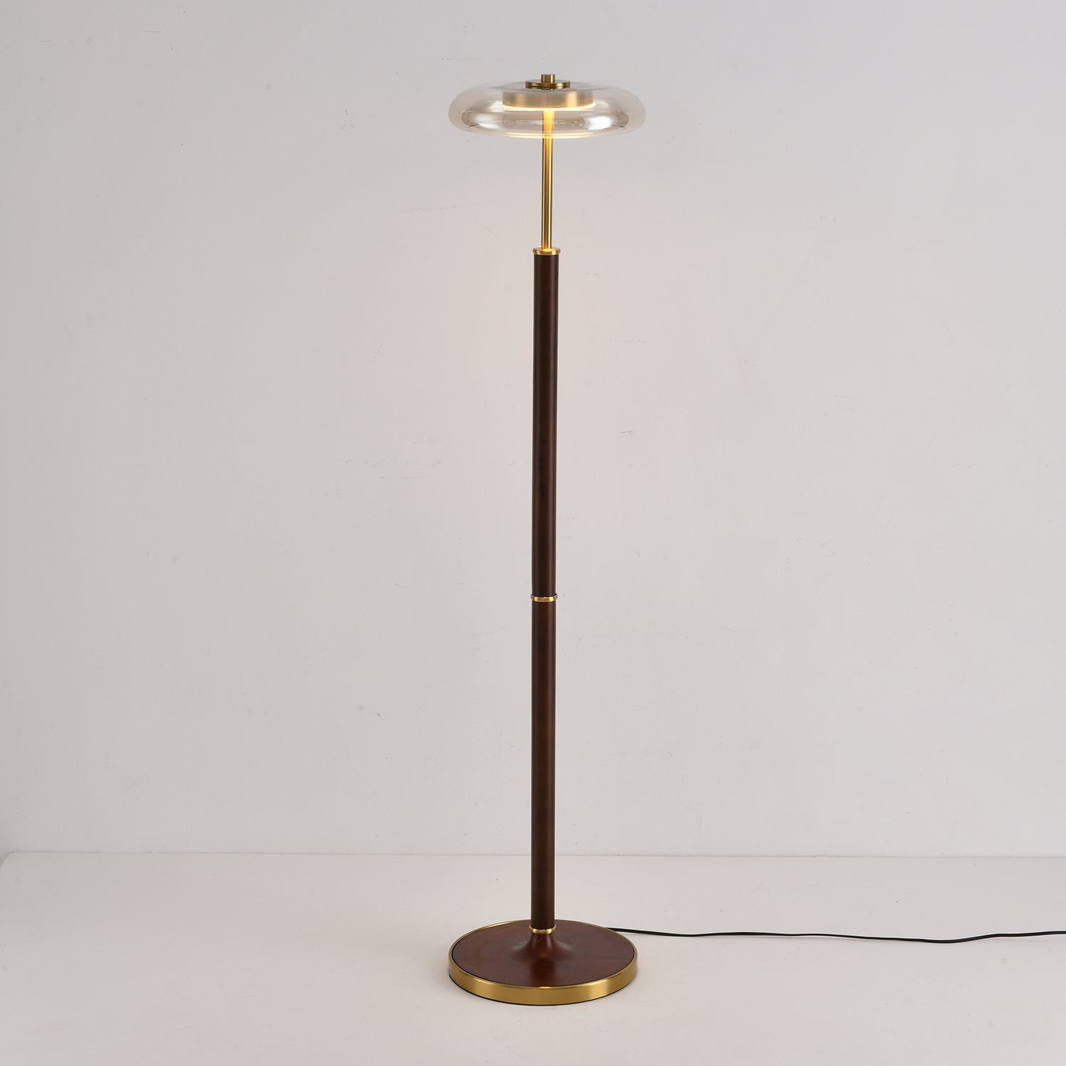 Ovalo Floor Lamp