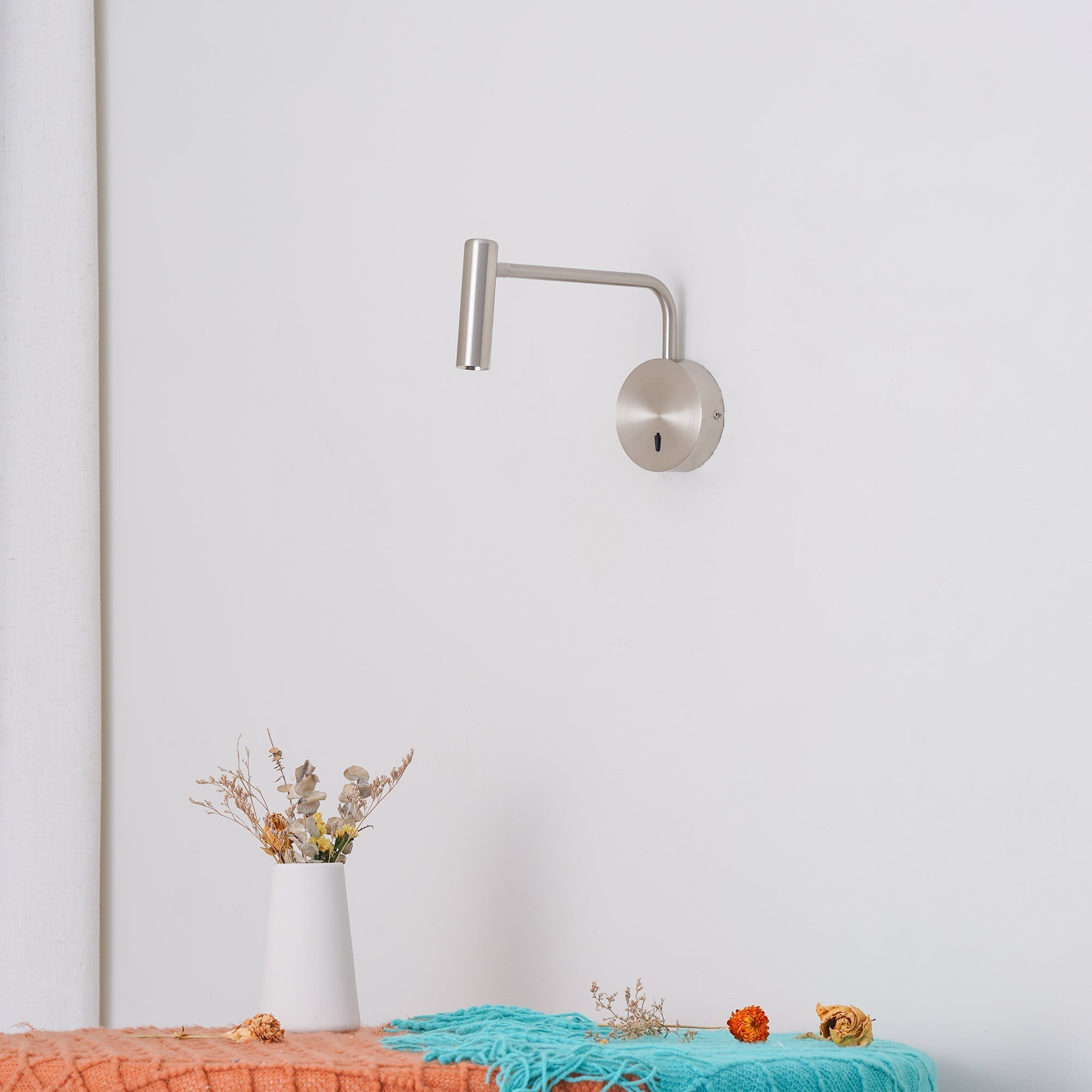 Black Simplicity LED Wall Lamp