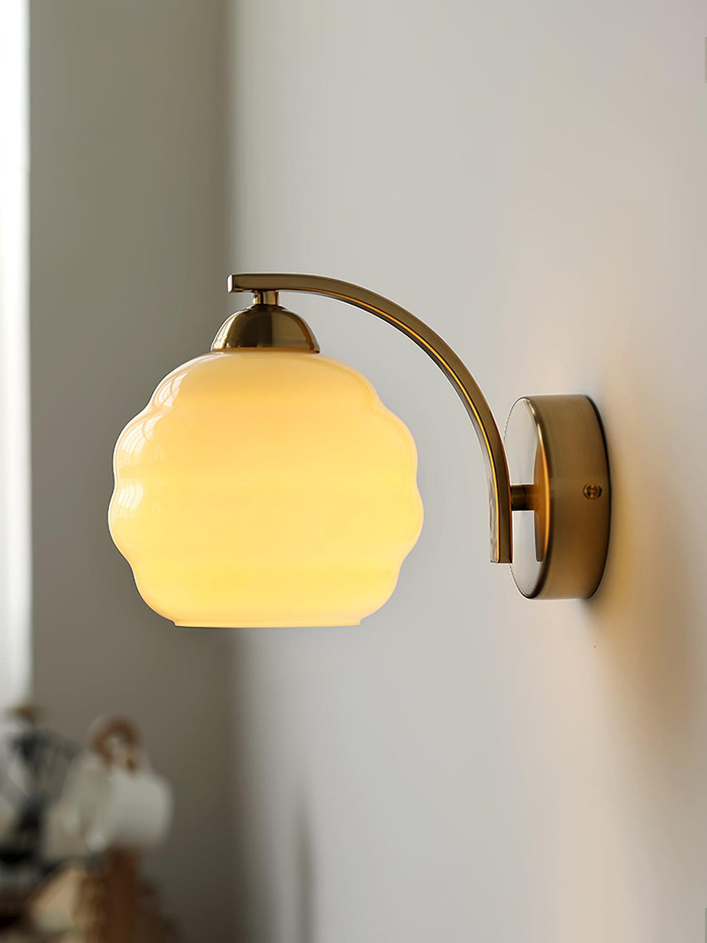 Curved Retro Wall Lamp