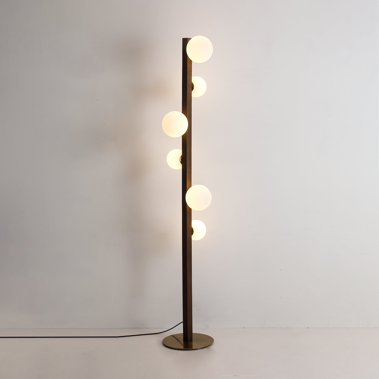 Planeta Wood Floor Lamp - ZozHome