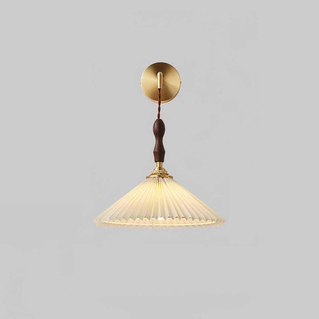 Pleated Wooden Wall Lamp